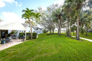 9050 N Lake Park Cir, Davie, FL 33328 Sold 06/12/24