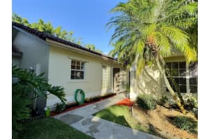 317 NW 109th Ave 317, Pembroke Pines, FL 33026 Sold 05/21/24
