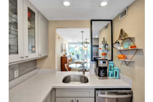 103 Royal Park Dr 2F, Oakland Park, FL 33309 Sold 07/31/24