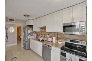 18041 Biscayne Blvd 1805-4, Aventura, FL 33160 Sold 12/03/24