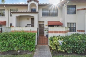 609 Lincoln Ct 609, Deerfield Beach, FL 33442 Sold 10/16/24