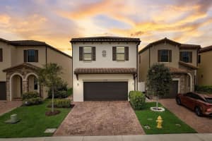 5313 NW 50th Ter, Tamarac, FL 33319 Sold 05/07/24