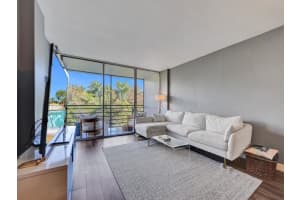 105 Royal Park Dr 4E, Oakland Park, FL 33309 Sold 04/26/24