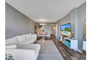 105 Royal Park Dr 4E, Oakland Park, FL 33309 Sold 04/26/24