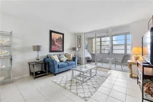 2900 NW 48th Ter 410, Lauderdale Lakes, FL 33313 Sold 09/06/24