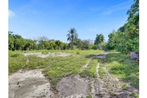 17979 SW 52nd Ct, Southwest Ranches, FL 33331 Sold 01/16/25