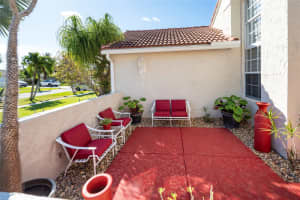 14 Dogwood Cir, Boynton Beach, FL 33436 Sold 08/15/24