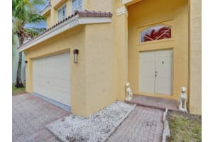 3368 Seabreeze Ln, Margate, FL 33063 Sold 05/15/24