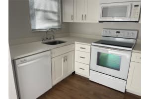 8325 Sunrise Lakes Blvd 204, Sunrise, FL 33322 Sold 10/03/25