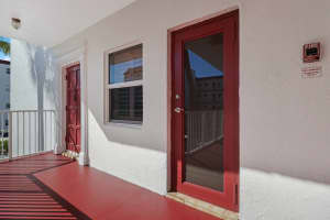 4270 NW 40th St 215, Lauderdale Lakes, FL 33319 Sold 08/09/24