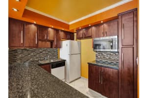 1825 S Ocean Dr 613, Hallandale Beach, FL 33009 Sold 04/19/24