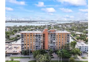 2450 NE 135th St APT 702, North Miami, FL 33181, Sold 04/04/24