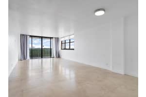 2450 NE 135th St APT 702, North Miami, FL 33181, Sold 04/04/24