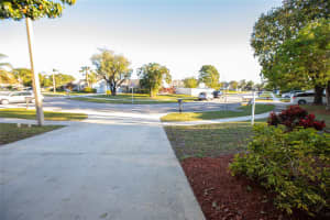 136 Sherwood Dr, Royal Palm Beach, FL 33411 Sold 04/09/24