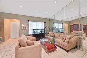 11707 NW 39th St, Sunrise, FL 33323 Sold 04/05/24