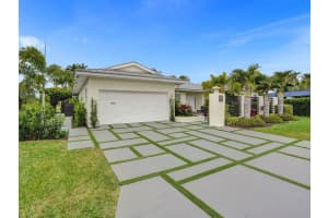 4907 HOLLY DR, Tamarac, FL 33319 Sold 03/29/24