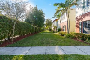 128 SW 7th Ct, Pompano Beach, FL 33060 Sold 04/10/24