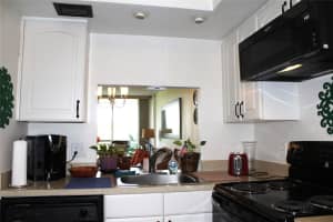 113 Royal Park Dr #4e, Oakland Park, FL 33309, Sold 04/18/24