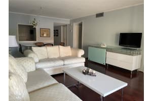 4629 Poinciana St 207, Lauderdale By The Sea, FL 33308 Sold 04/22/24