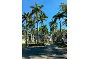 20085 NE 3rd Ct 5, North Miami Beach, FL 33179 Sold 08/07/24