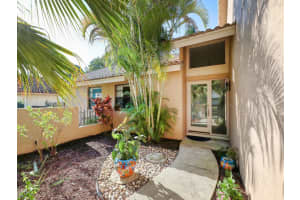 8912 Escondido Way E, Boca Raton, FL 33433, Sold 05/15/24
