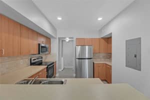 2401 E Belmont Ln 2401, North Lauderdale, FL 33068 Sold 04/19/24