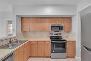 2401 E Belmont Ln 2401, North Lauderdale, FL 33068 Sold 04/19/24