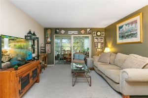 1015 Country Club Dr 406, Margate, FL 33063 Sold 05/08/24