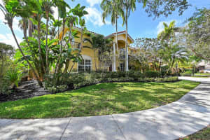 10840 Santa Fe Dr, Hollywood, FL 33026 Sold 08/14/24
