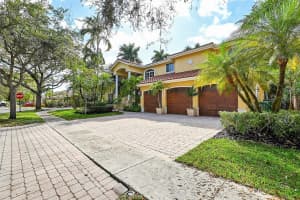 10840 Santa Fe Dr, Hollywood, FL 33026 Sold 08/14/24