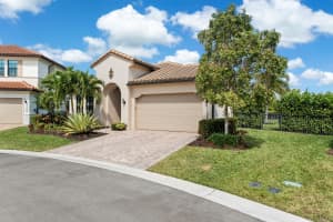 11735 Waters Edge Ct, Parkland, FL 33076 Sold 07/15/24