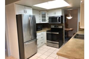5807 NW 84TH AVE, Tamarac, FL 33321 Sold 04/08/24