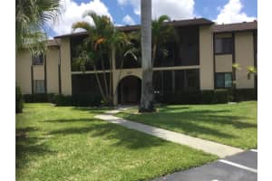 427 Pine Glen Ln D-2, Greenacres, FL 33463 Sold 04/29/24