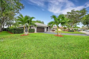 241 NW 118th Ave, Coral Springs, FL 33071 Sold 04/16/24