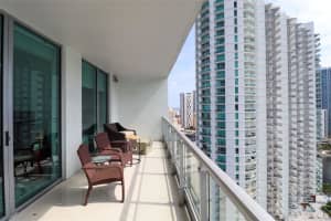 90 SW 3rd St 2802, Miami, FL 33130 Sold 08/08/24