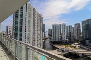 90 SW 3rd St 2802, Miami, FL 33130 Sold 08/08/24