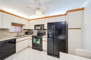 361 S Hollybrook Dr 203, Pembroke Pines, FL 33025 Sold 05/20/25