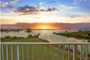 4 Harbour Isle Dr 305, Fort Pierce, FL 34949 Sold 05/17/24