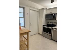 2801 N Palm Aire Dr 107, Pompano Beach, FL 33069 Sold 09/13/24