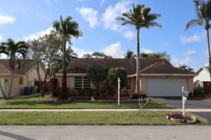 11820 NW 42nd St, Sunrise, FL 33323 Sold 03/29/24