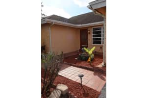 11820 NW 42nd St, Sunrise, FL 33323 Sold 03/29/24