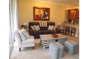 1640 42nd SQ 104, Vero Beach, FL 32960 Sold 04/22/24