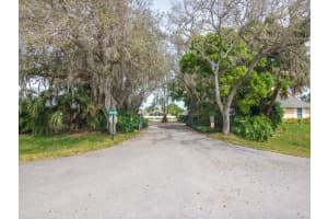 655 38th Ct, Vero Beach, FL 32968 Sold 05/31/24