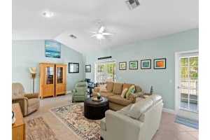 655 38th Ct, Vero Beach, FL 32968 Sold 05/31/24