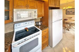 25 Lyndhurst B 25, Deerfield Beach, FL 33442 Sold 11/08/24