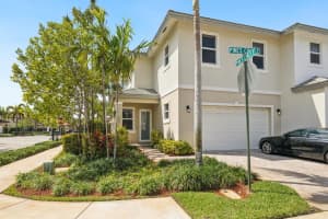 6901 Pines Cir, Coconut Creek, FL 33073 Sold 04/21/25