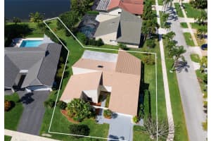 2318 SW 23rd Cranbrook Dr, Boynton Beach, FL 33436 Sold 04/26/24