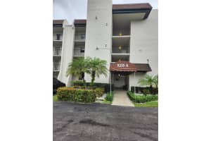 9325 Lagoon Pl 404, Davie, FL 33324 Sold 01/03/25