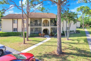 126 Lake Pine Cir D1, Greenacres, FL 33463 Sold 05/28/24