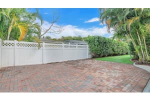 8011 SW 30th St, Davie, FL 33328 Sold 04/26/24